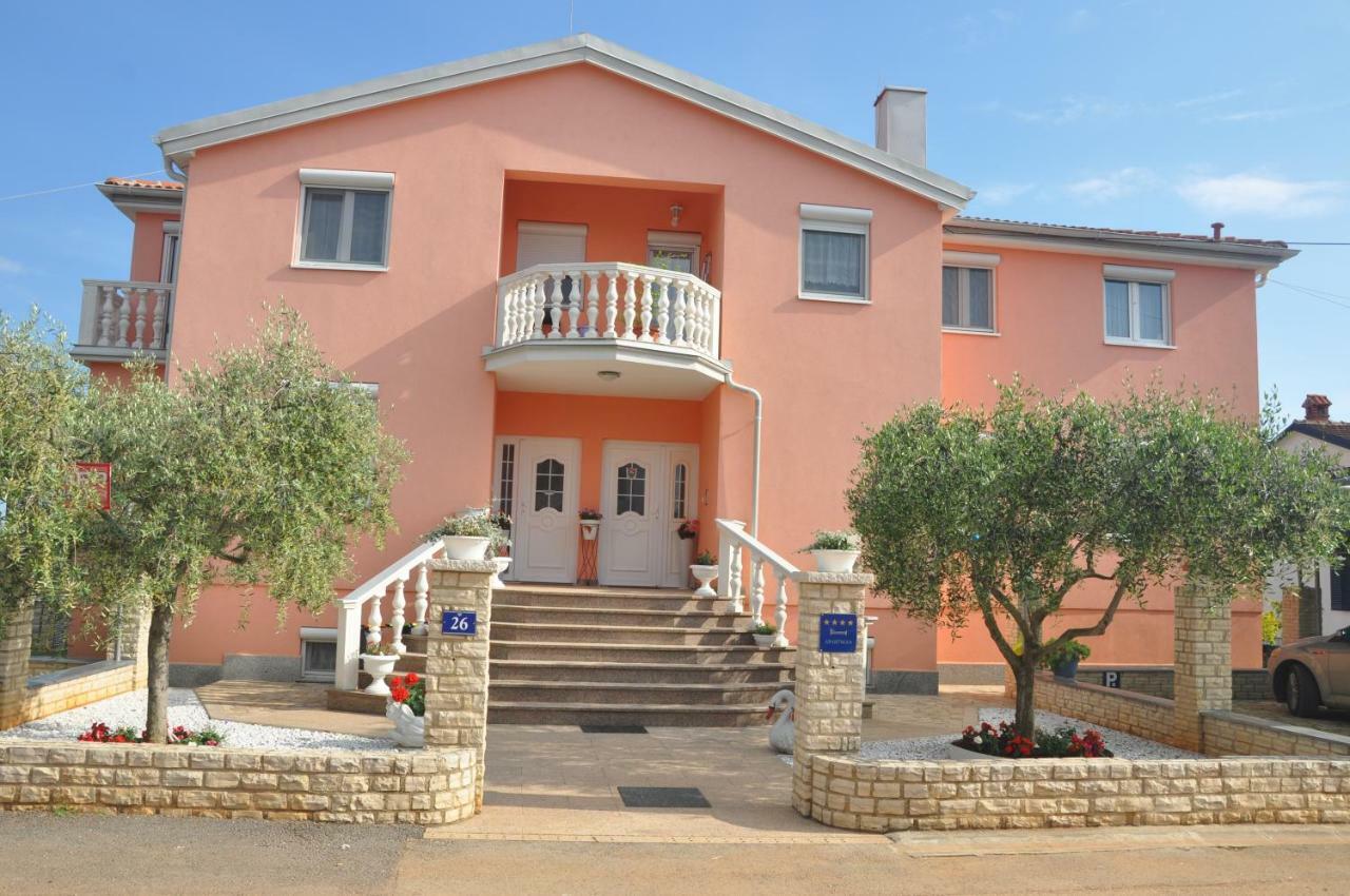 Apartments Rosa Umag Eksteriør billede